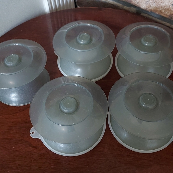 Vintage Tupperware 4 Pudding Parfait Dessert Cups With Pedestals Lids - Picture 3 of 11